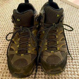 Merrell Moab Vent Mid Hiking boots. Men’s size 8.5